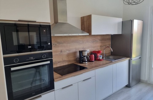 Saint-Georges-de-Didonne House | House with wooded garden, very quiet area, 20 min walk from the beach.