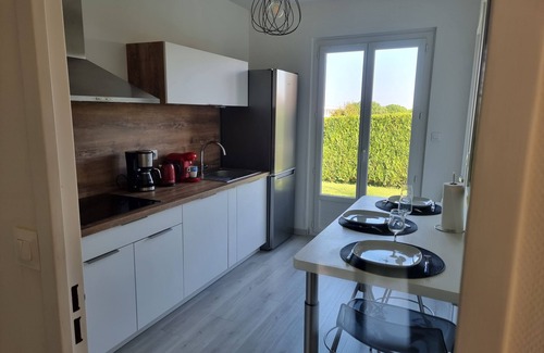 Saint-Georges-de-Didonne House | House with wooded garden, very quiet area, 20 min walk from the beach.