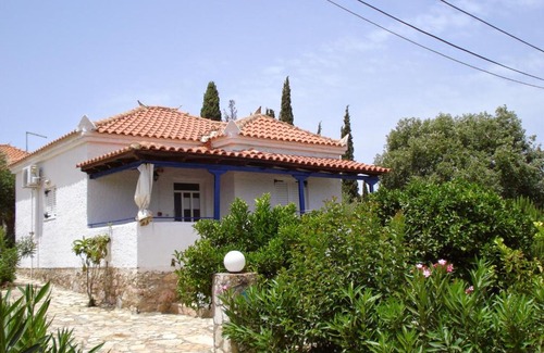 Kompi House | House Giannis Haikos two minutes walk to the beach Peroulia