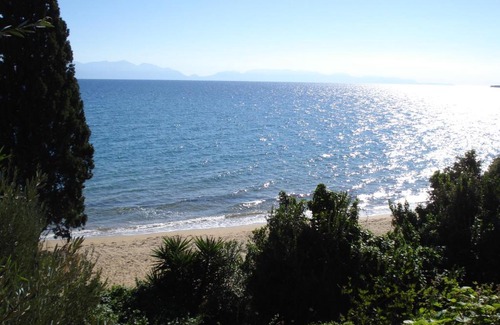 Kompi House | House Giannis Haikos two minutes walk to the beach Peroulia