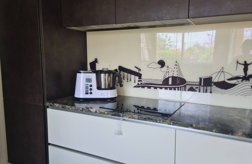 Saint-Nazaire House | House, ideal for a family. Wooded area 100m from pond and 7' from beaches