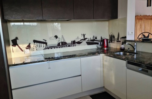 Saint-Nazaire House | House, ideal for a family. Wooded area 100m from pond and 7' from beaches