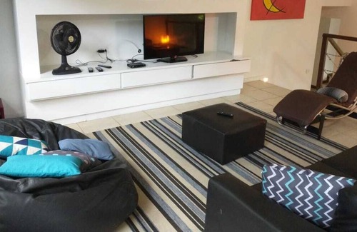 Praia Vermelha House | House in Angra condominium with private beach