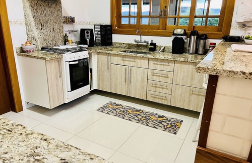 Campos do Jordao Cottage | House in Condominium with Heated Pool, Playground, Hydro, Jacuzzi and Beautiful View.