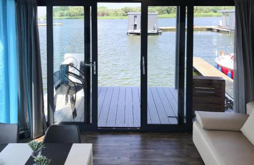 Dziwnow Boat Rental | House in Dziwnów by the Waterfront, cleaning included