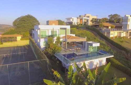 Capitolio House | House in Escarpas do Lago!