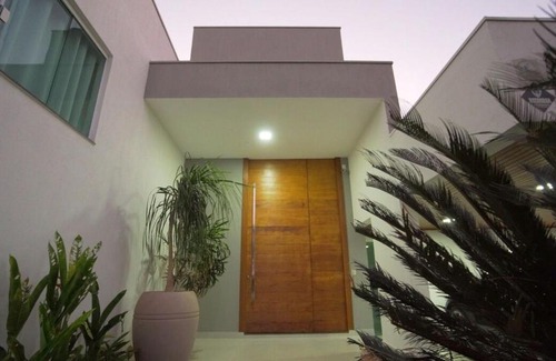 Capitolio House | House in Escarpas do Lago!