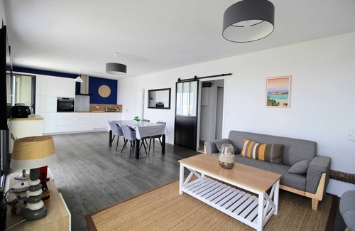 Le Fort Bloque House | House in front of sea, beach at 100 meters Calm