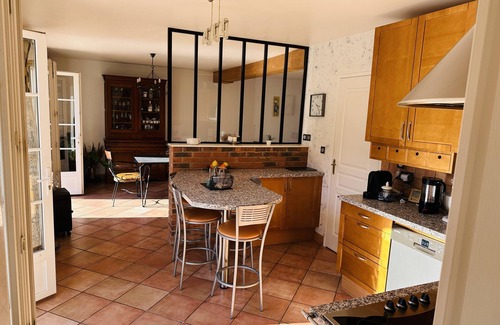 Ouest House | House in Le Mans, 6 rooms, sleeps 8