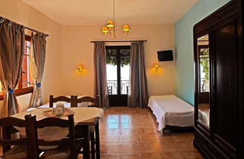 Lefokastron Apartment | House in Lefokastro - in front of the beach + Wi-Fi #3