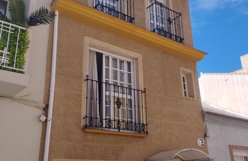 Centro Villa | House in Málaga with private pool and WiFi