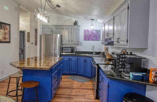 Berthoud House | House in mountains near large reservoir.