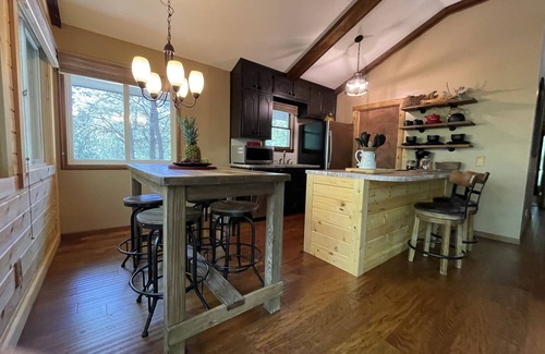 Cassville House | House in the Trees