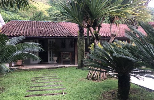 Frade House | House in the woods