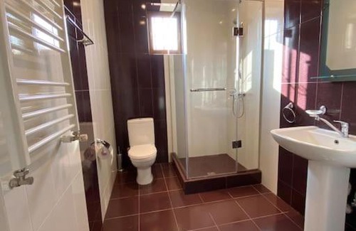 Arinj House | House in Yerevan with backyard&garage