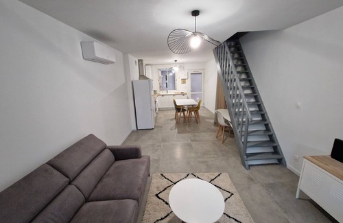 Montfrin House | House José and Hélène