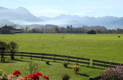 Burgberg Apartment | House Josefa, panoramic view, WLAN, wood-burning stove, garden, barbecue area, near Oberstdorf