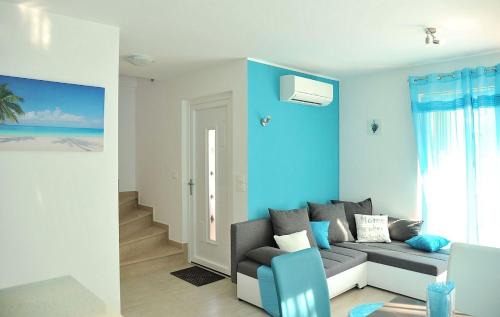 Vinisce House | House Josin san