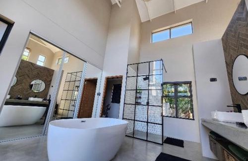 Wilderness House | House King Fischer Close