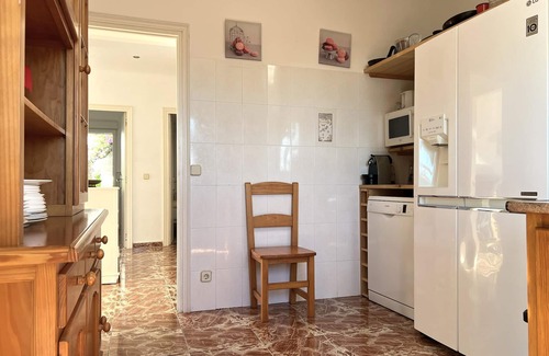Sant Miquel de Fluvia Ski Chalet | House La Baraka - swimming pool, barbecue, airconditioning, wifi, independent studio.