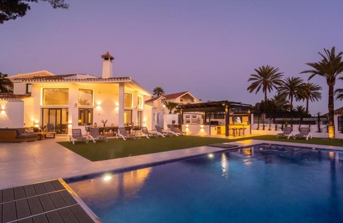 Marbella Villa | House Las Chapas Playa