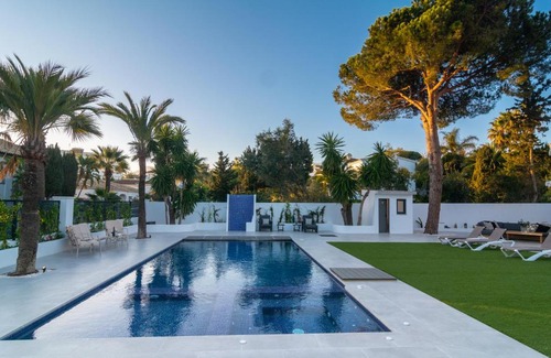 Marbella Villa | House Las Chapas Playa