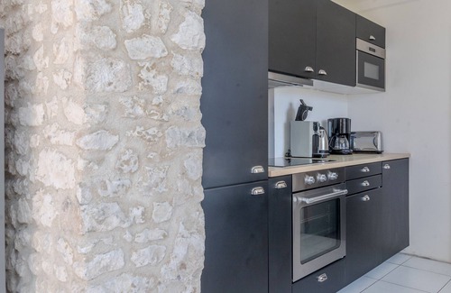 Mortiers House | House 'Les Roses De Jonzac' with private pool, private terrace, and Wi-Fi