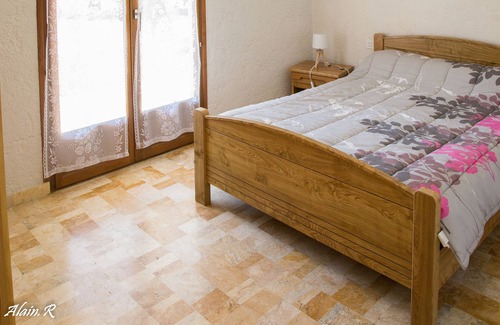 Sarrecave House | HOUSE living room kitchen terrace, 2 bedrooms, 1 bathroom with washbasin and WC