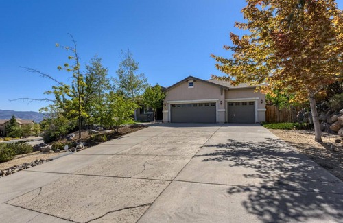 Reno House | House located in a Guard Gated Community of Arrowcreek