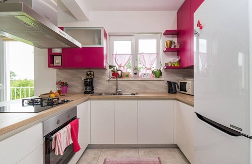 Jakovici Villa | House May in Tinjan for max 9 Pax with pool and garden