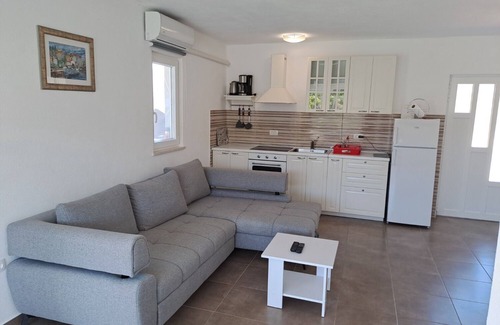 Supetar House | House Nane Garden (109991-K1) - Mirca - island Brac