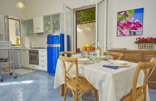 Santa Flavia House | House of Flowers just 40 meters from the sea of Solanto