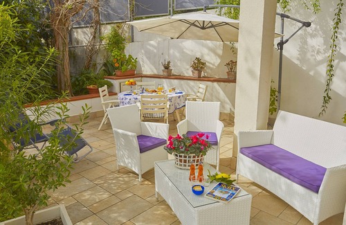 Santa Flavia House | House of Flowers just 40 meters from the sea of Solanto