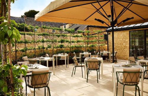 Broadway Hotel | House of George W Davies