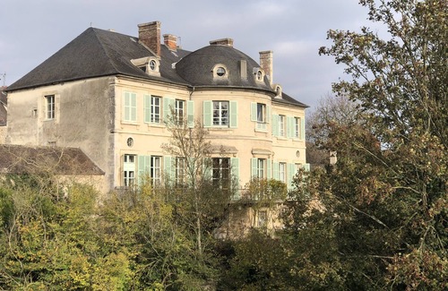 Falaise House | House of the Rotunda, Castel Saint-Léonard