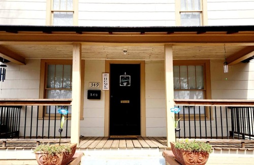 Hickory House | House on Avenue near Lenoir Rhyne University College