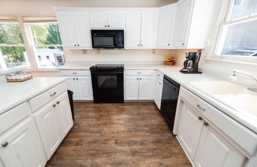 Inman House | House on Lake Bowen with Breathtaking Views of the Water