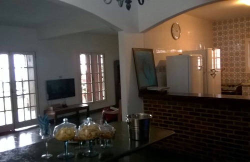 Arraial do Cabo House | House on the seafront, Arraial do Cabo / Figueira