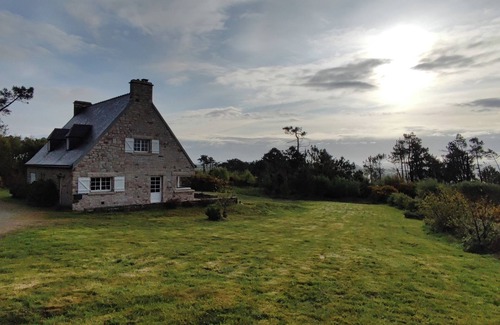 Crozon House | House overlooking the sea, at Le Menhir in Crozon