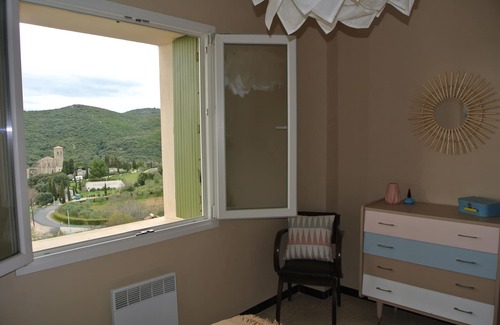 Vailhan House | House, panoramic view, lake, green setting, hiking.