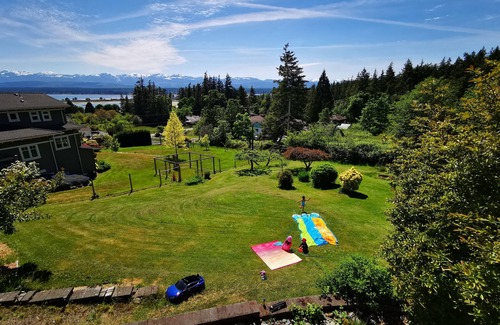 Comox House | House private mountain ocean view one acre 2 bedrooms