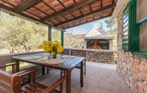 Tkon House | House Roko