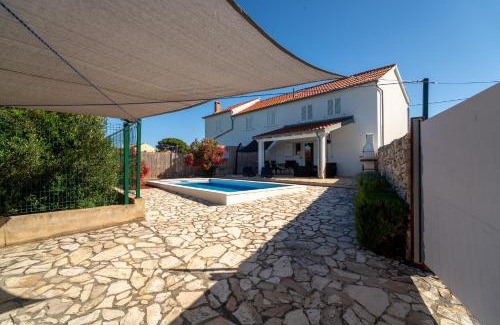 Veli Rat House | House Sakarun with swimming pool
