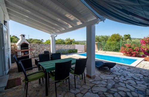 Veli Rat House | House Sakarun with swimming pool