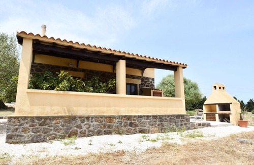 Galtelli House | House surrounded by greenery, sea view