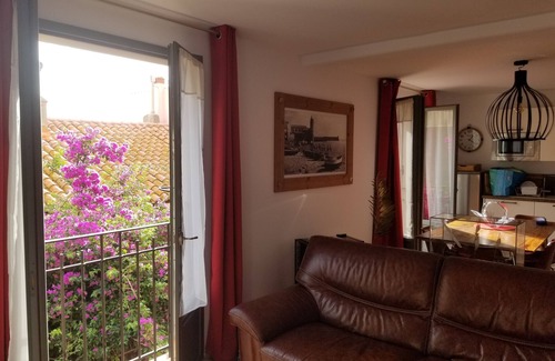 Collioure House | House T3 *, typical and quiet area, patio sea view, air conditioning, parking and wiFi