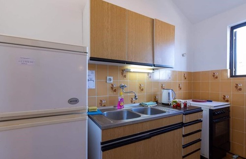 Pokrivenik House | House The Bay (38422-K1) - Gdinj - island Hvar