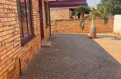 Rustenburg Apartment | House to in Geelhout Park Ext 9, Rustenburg