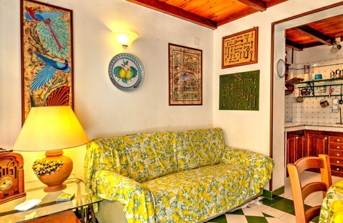 Ustica Apartment | House very close to the central square