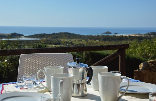 Chia House | HOUSE VIEW OF THE SEA OF CHIA